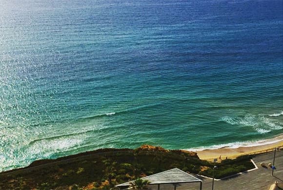 Nos presumió además la hermosa vista que tenía del mar Mediterráneo, del que ella es fan por las increíbles historias que hay sobre él.