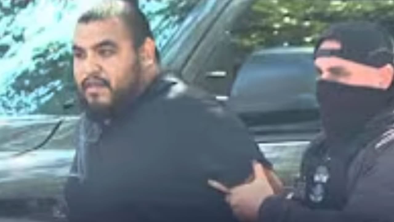 Un operativo y 2 versiones: ICE y familia de los 3 arrestados en Pasadena difieren sobre lo ocurrido