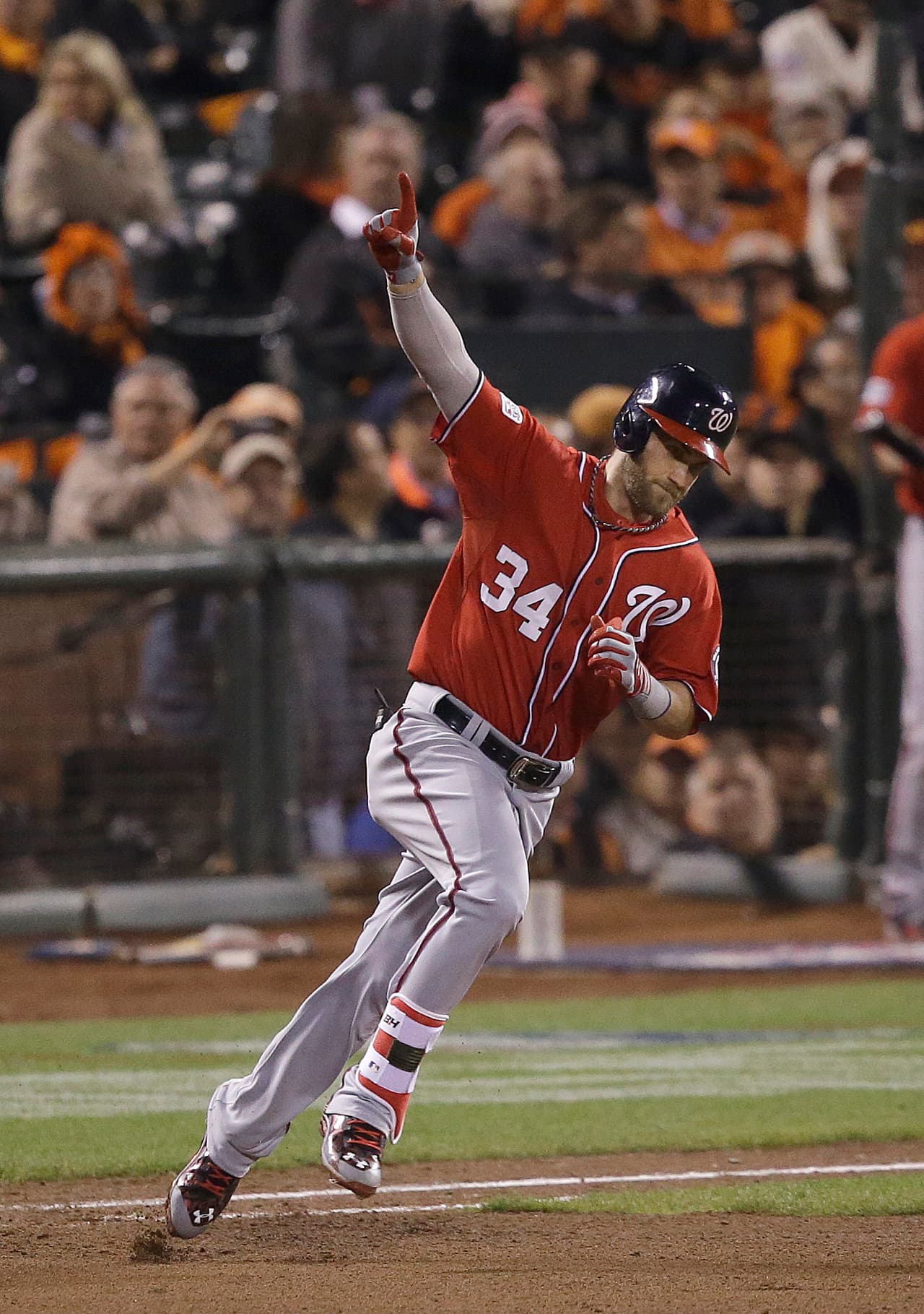 Al parecer, el lanzador de San Francisco mantuvo el coraje por aquella afrenta durante 2 años y medio y ahora que volvió a enfrentarse a Harper se la quizo cobrar.