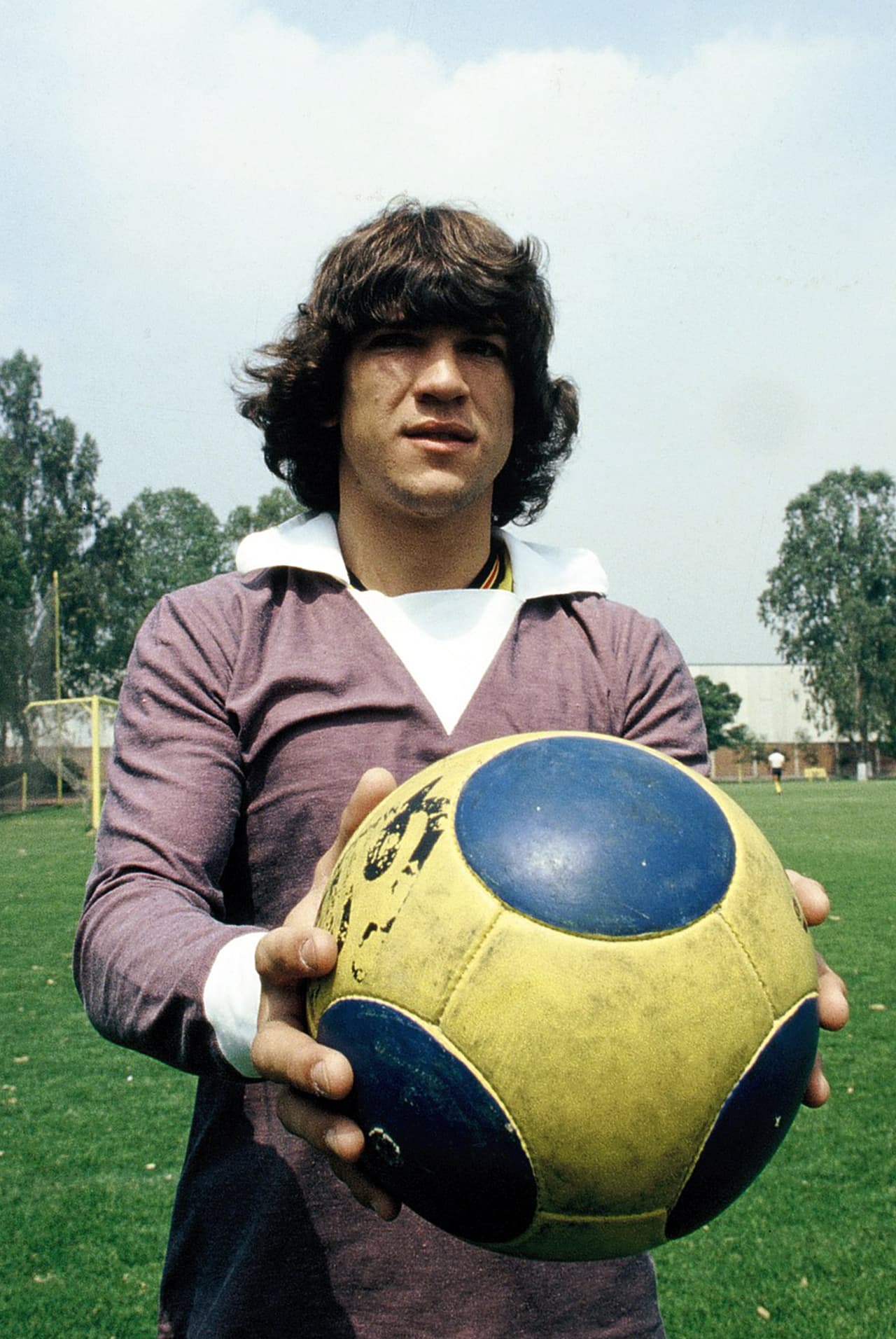 Detrás de Chávez está Héctor Miguel Zelada con 23 partidos ante Chivas.