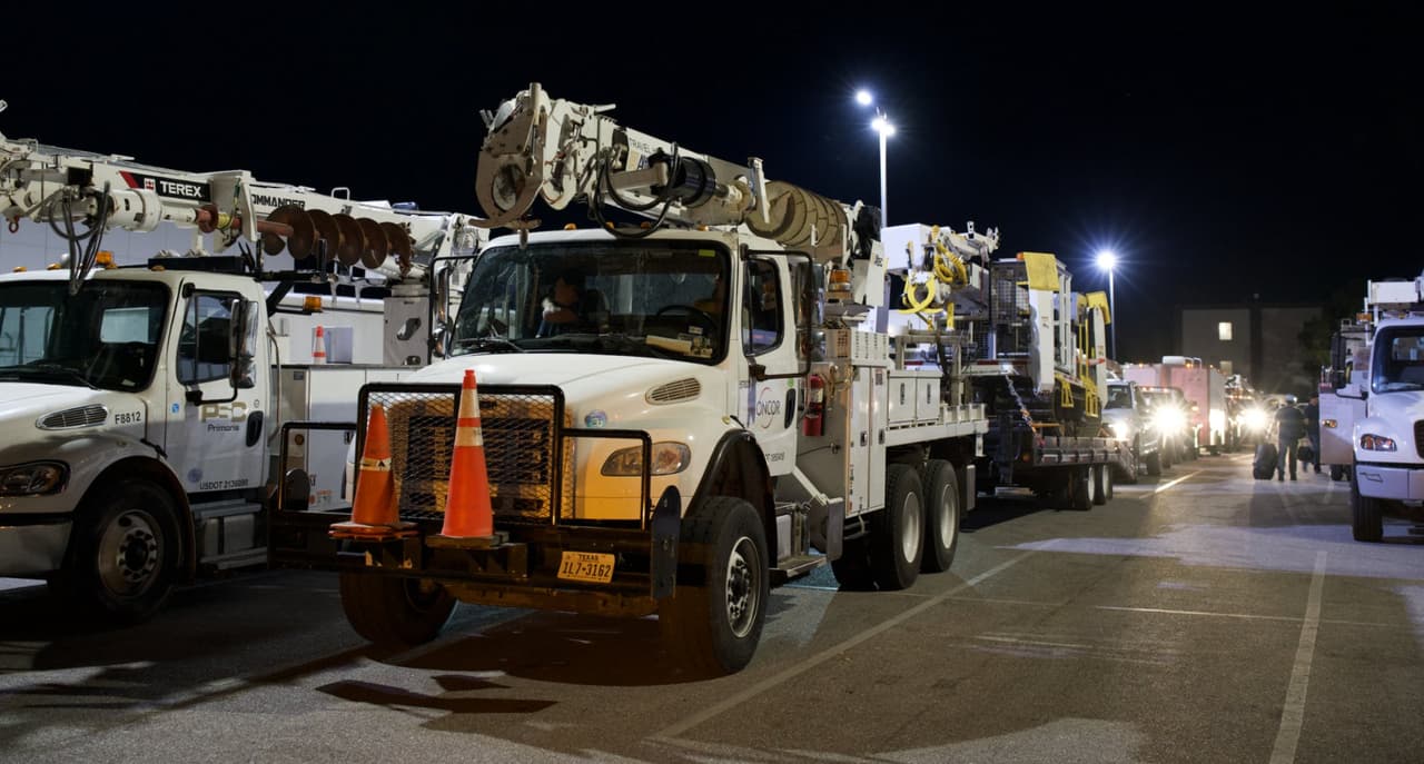 Oncor envía trabajadores y camiones a Florida para brindar ayuda tras el paso de Ian