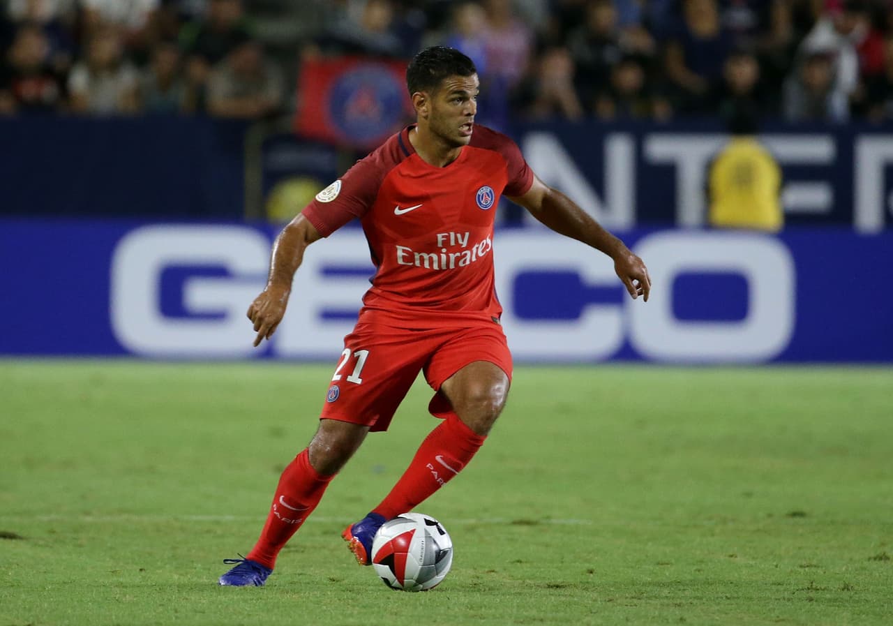 Ben Arfa terminó contrato con el Rennes y las ofertas le llueven. Fenerbahçe y el Niza andan tras su talento.