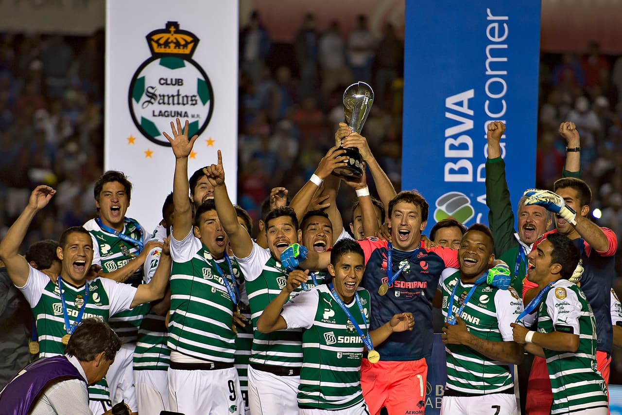 Se suman los Santos, quienes en el Apertura 2015 iniciaron con el pie izquierdo también. Sumaban tres puntos en la misma cantidad de jornadas.