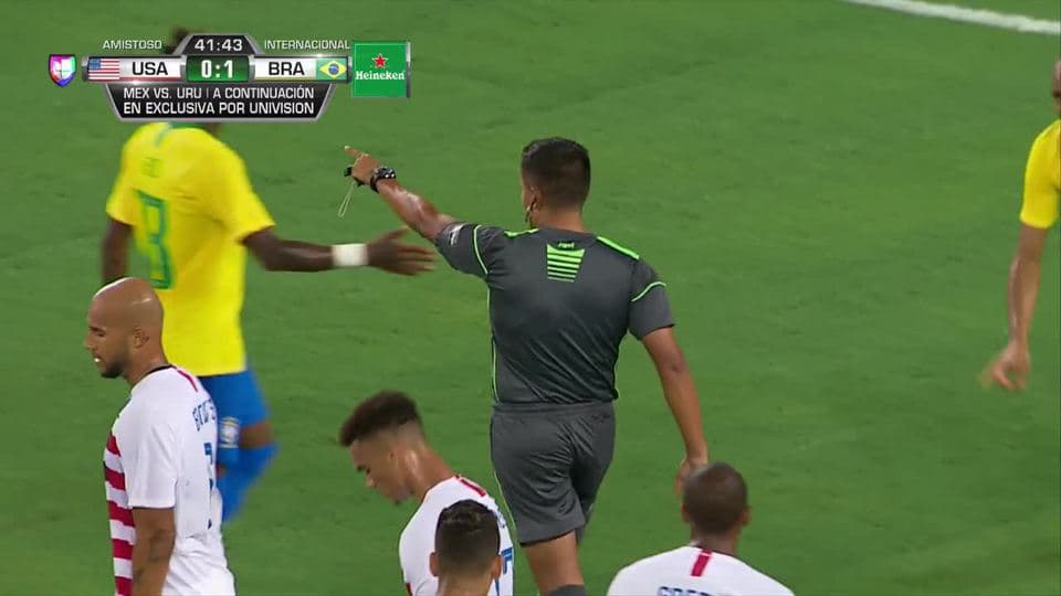 ¡GOOOL! Neymar anota para Brazil