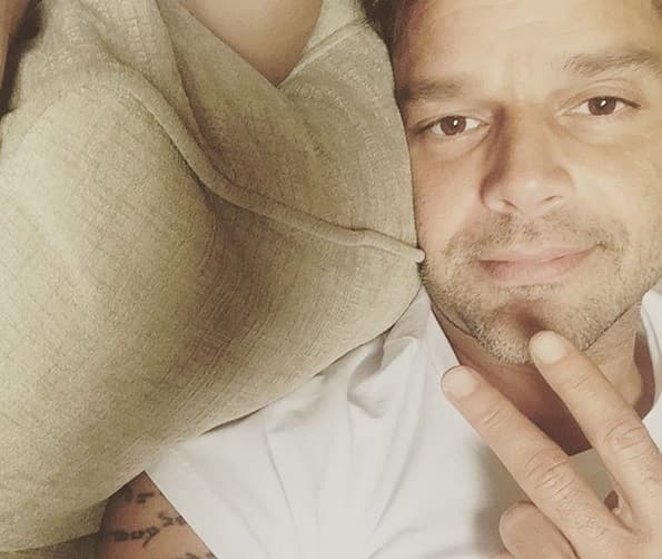 Ricky Martin ha estado trabajando mucho esta semana, no por algo es el guapo juez de 'La Banda'.