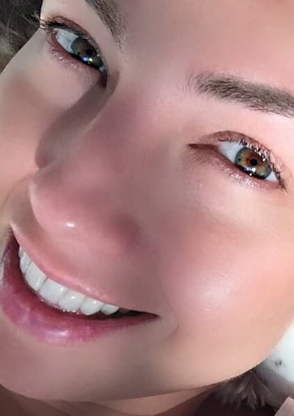 La belleza de Thalía es extrema, para muestra esta otra selfie en donde muestra su rostro al natural.