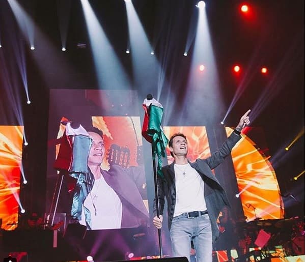 Los mexicanos no pararon de aplaudirle, él es pura dinamita sobre los escenarios.