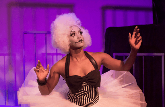 <b>Edgar Allan</b>
<br>
<br>Edgar Allan es un musical de dos personas creado e interpretado por Katie Hartman y Nick Ryan. Sigue a un Edgar Allan Poe preadolescente en su primer año en la Manor House School, mientras intenta ganar ascendencia académica sobre el alumnado.
<br>
<br>
<b>Fecha y hora:</b> 11/10/2023, 11/11/2023, 11/12/2023, 11/16/2023, 11/17/2023, 11/18/2023. Horas varían.
<br>
<br>
<b>Precio:</b> Desde $13
<br>
<br>
<b>Dirección:</b> 54 W Church St Orlando, FL 32801