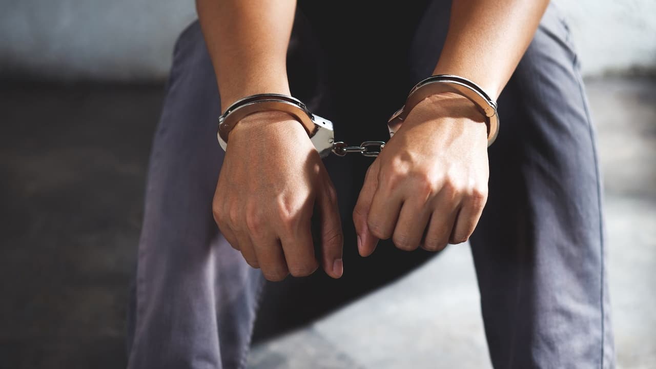 Se grabó mientras abusaba de una víctima infantil inconsciente, ahora va 45 años a la cárcel