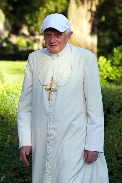 El Papa Benedicto XVI se traslada en sus vacaciones a la residencia Papal en Castel Gandolfo, cerca de Roma.