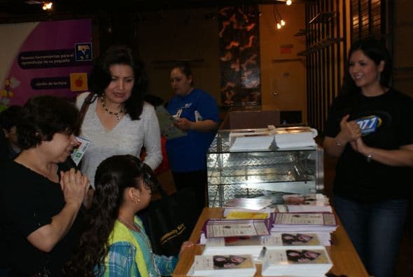 Miles se dieron cita a la octava edición de la Feria Para Aprender, en donde la comunidad hispana recibió información sobre educación en todos los niveles.