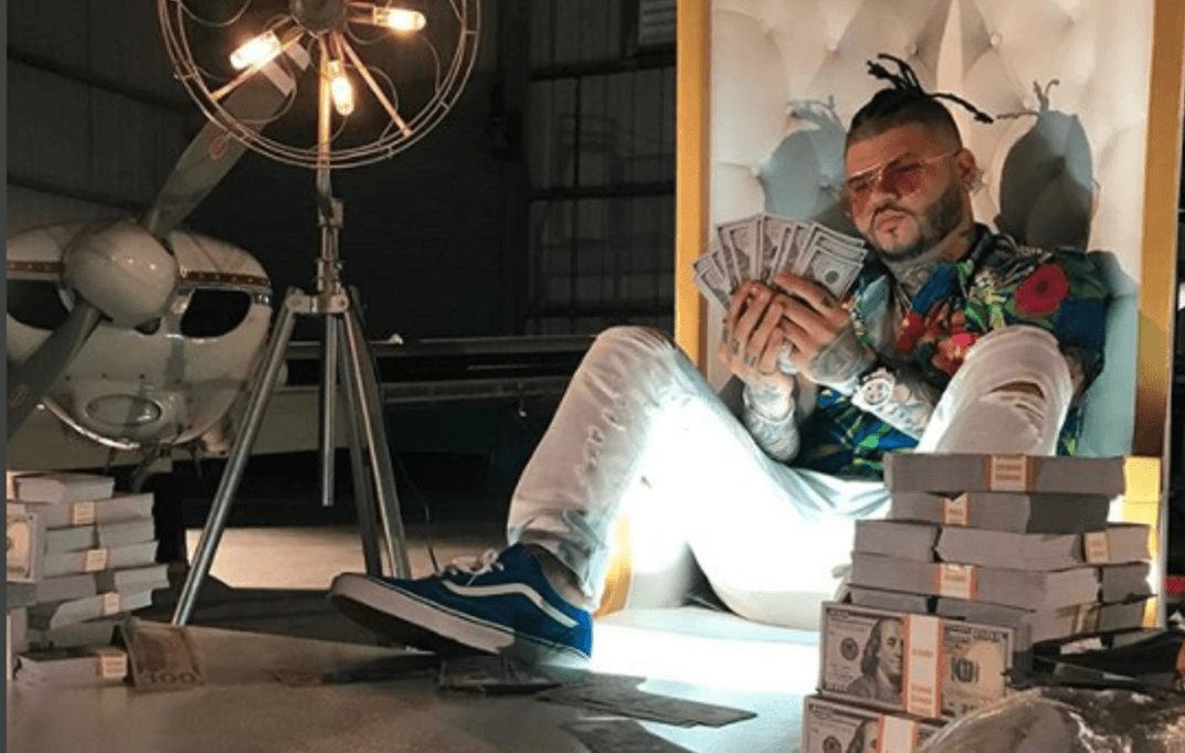 Al intérprete de música urbana se le investiga por ingresar a Puerto Rico, desde República Dominicana, con 51,000 dólares en efectivo que no declaró a la Aduana.