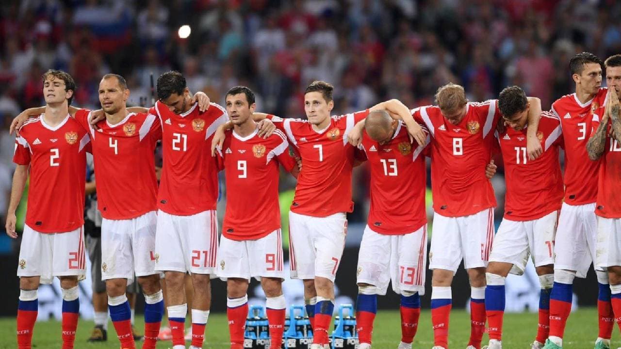 La Federación de Futbol de Rusia crea grupo de trabajo para su salida de la UEFA