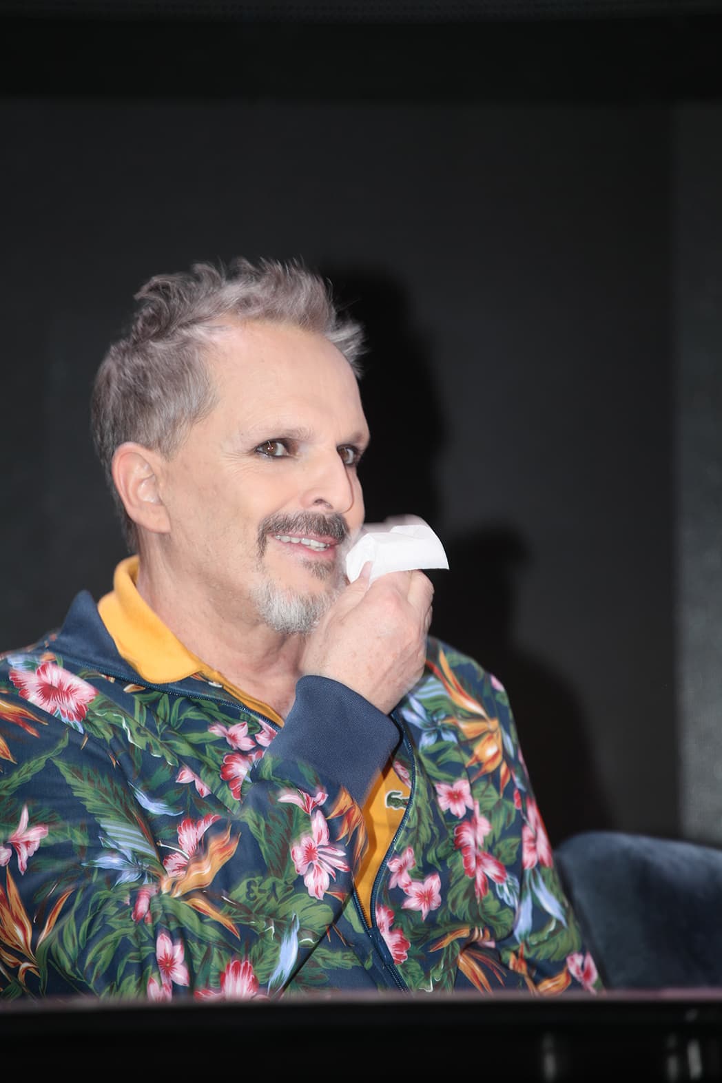 Aunque podría parecer un momento muy duro, Miguel agradece que haya ocurrido justo así: "A pesar de que no me lo dijo en un momento extraordinario, fue su manera de decirme: 'Ya es hora de que empieces tu vida', fue el mejor momento porque solo fue atravesar la puerta... Y aquí estoy".