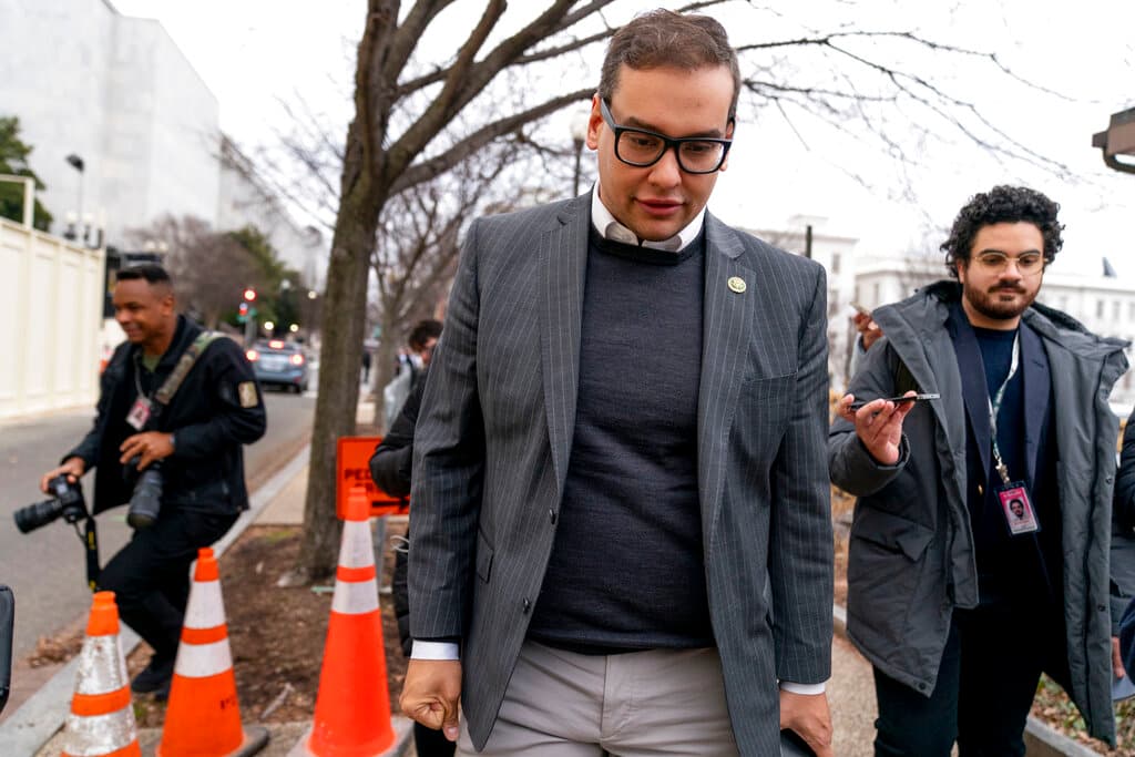 Una nueva acusación contra el congresista George Santos: la supuesta 'autoría intelectual' de un plan de robo de tarjetas de crédito