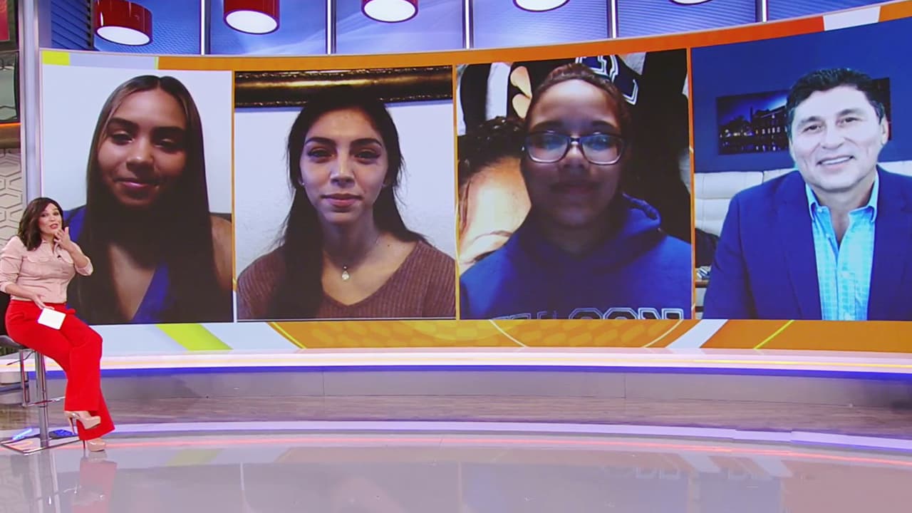 Tres chicas que no pudieron tener graduación por la pandemia del covid-19 se llenaron de ánimo gracias a 
<a href="https://www.univision.com/shows/despierta-america/las-tres-a-con-las-que-cesar-lozano-lleno-de-animo-y-celebro-a-tres-jovenes-que-no-pudieron-tener-graduacion-video">César Lozano</a>.