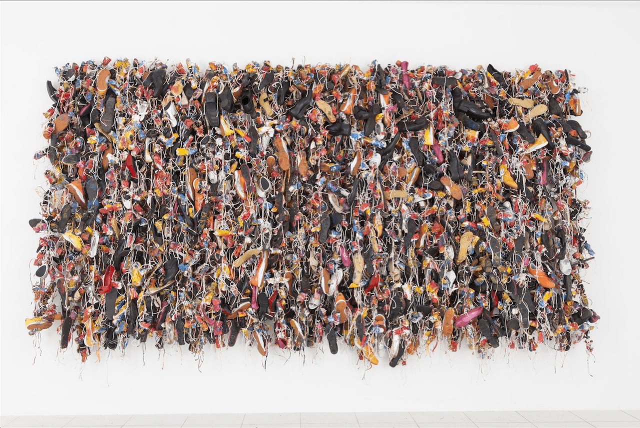 Hassan Sharif "Ladies and Gentleman", 2014 Técnica mixta (275.0 × 460.0 × 45.0 cm) Galería: Alexander Gray Associates Feria: Art Basel Miami Beach