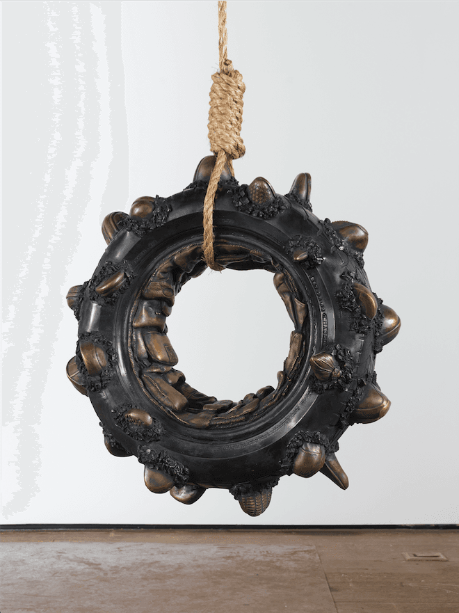 Nari Ward "Swing Low", 2015 Técnica mixta Galería: Lehmann Maupin Feria: Art Basel Miami Beach