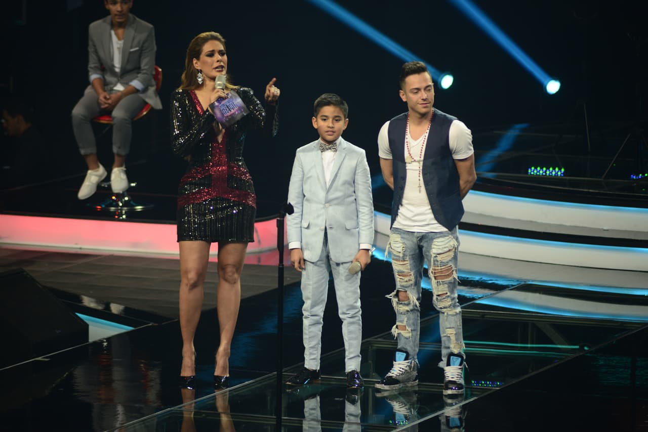 Esta ocasión los capitanes tuvieron que cantar con los papás y en la segunda etapa los hijos lo hicieron de manera individual para poder elevar la puntuación. Hubo doble eliminación y los Valdés dijeron adiós. Paty Cantú pasó por lo mismo que María León y sus dos familias se enfrentaron, quedando fuera los Tijerina.