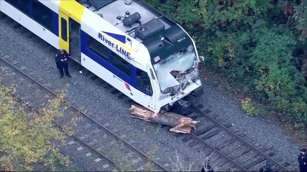 Accidente de tren ligero en Nueva Jersey deja un muerto y más de una decena de heridos