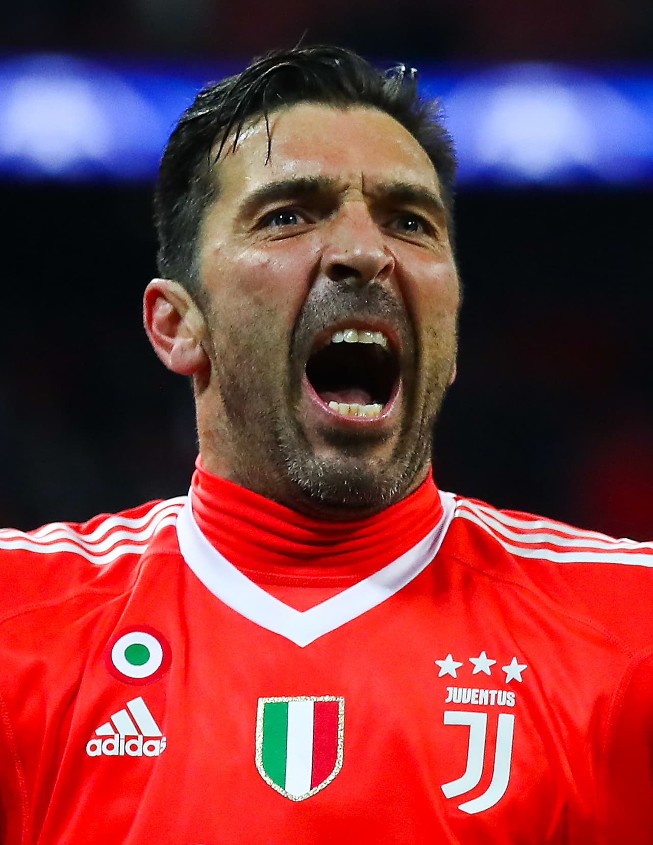 El primer equipo que salió a la luz fue el PSG, que actualmente cuenta en el arco con el alemán Kevin Trapp y el francés Alphonse Areola.