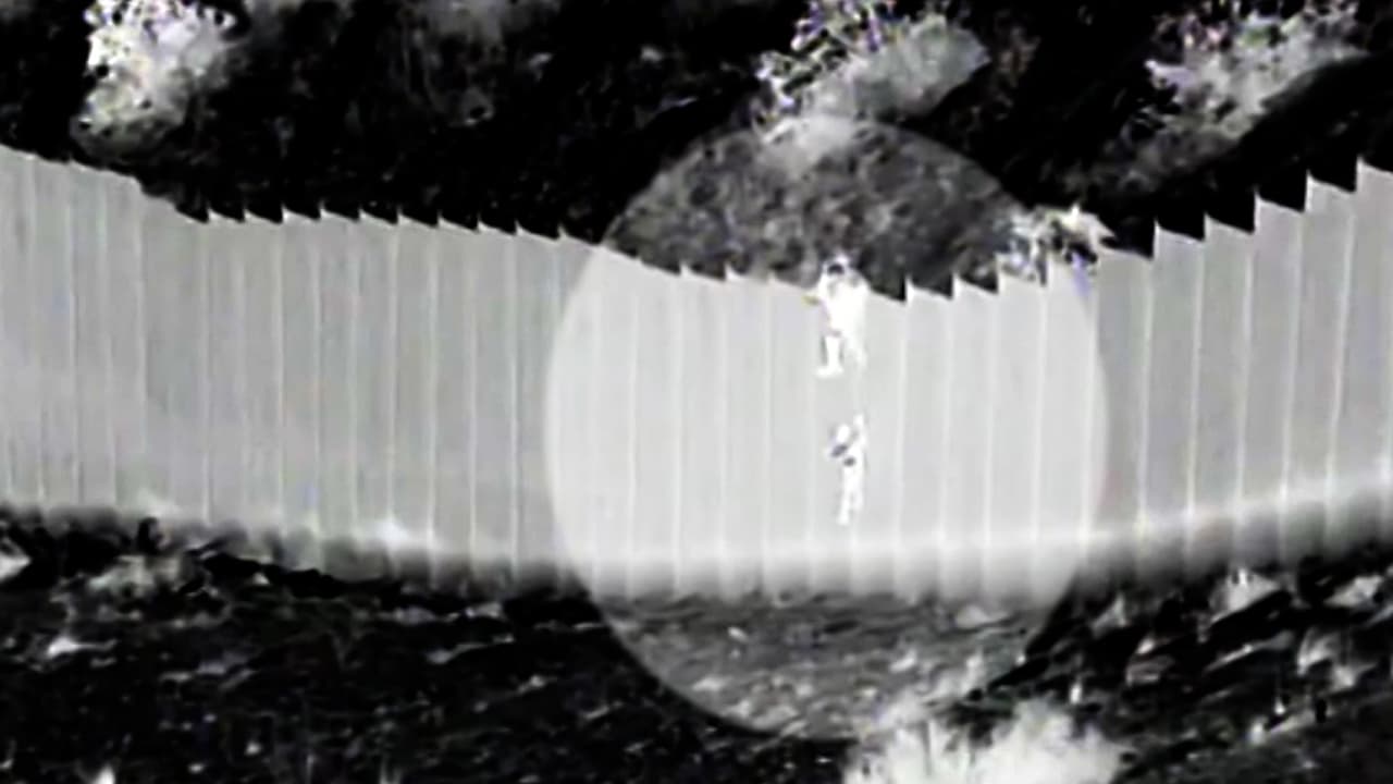 Niñas ecuatorianas lanzadas por coyotes en muro fronterizo se reúnen con sus padres en Nueva York