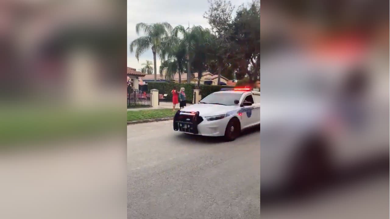 Policía y Bomberos de Miami rinden homenaje a residente de 87 años