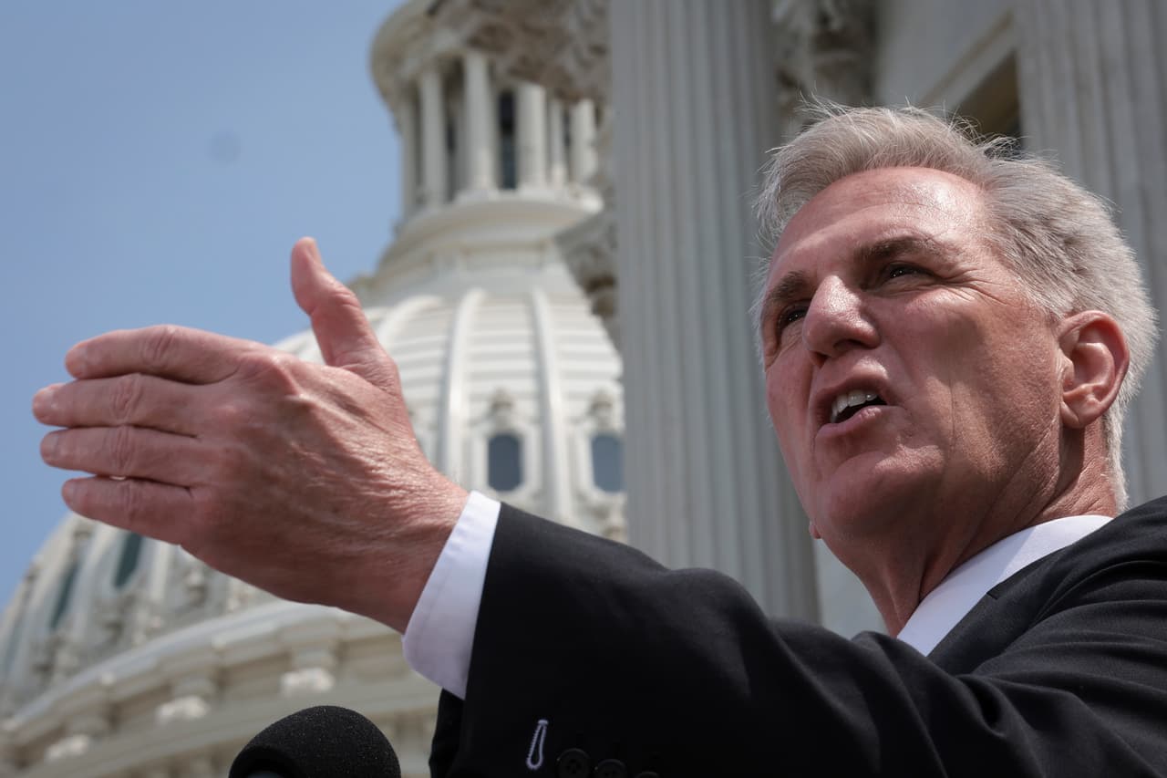 Se agota el tiempo para evitar un 'default': Biden y McCarthy se reúnen en un nuevo intento por alcanzar un acuerdo