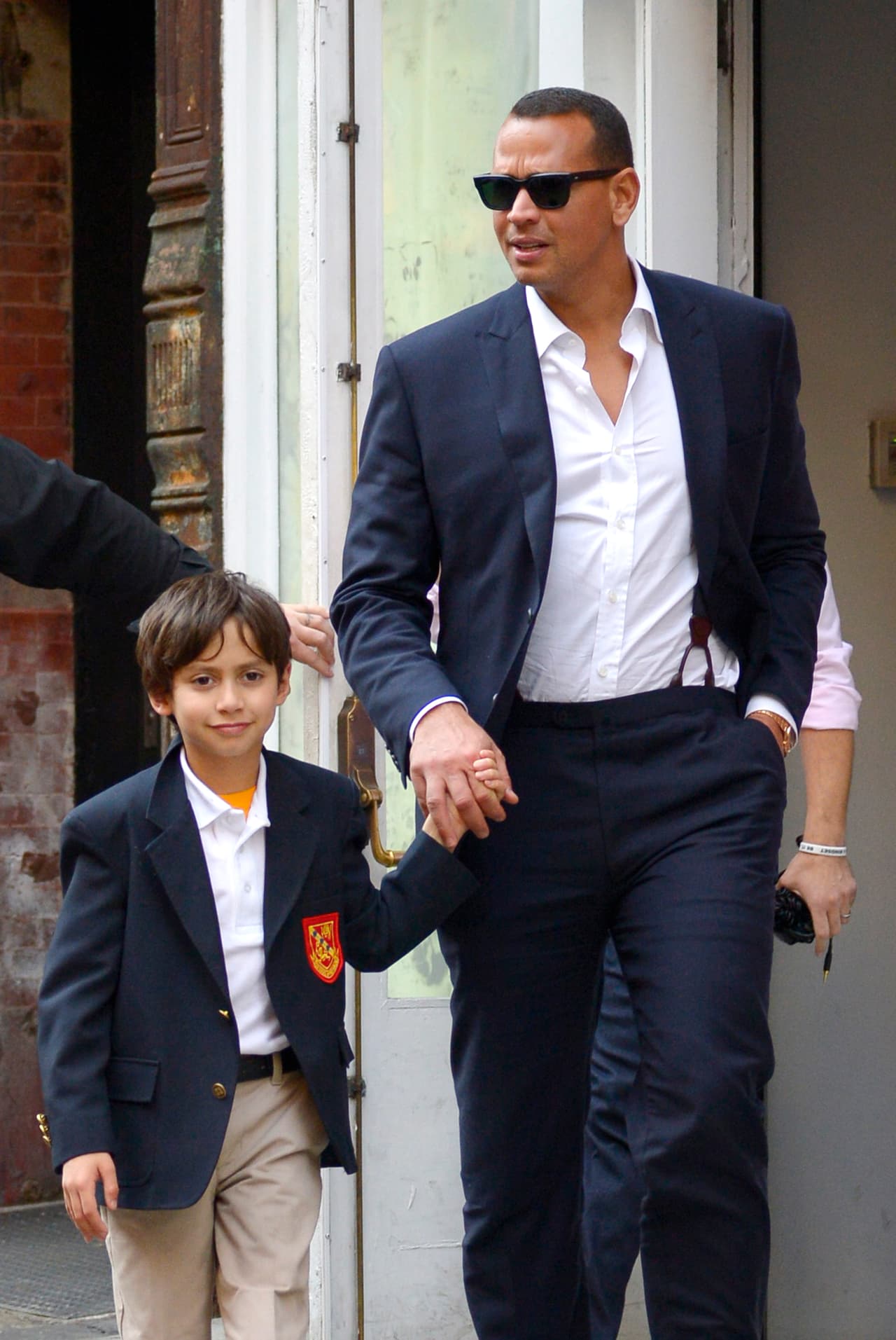 'Jennifer y Alex llevan unos días mirando apartamentos que sean lo suficientemente grandes para ellos y para sus respectivos hijos', reveló a 'Page Six' una fuente cercana a los dos enamorados.