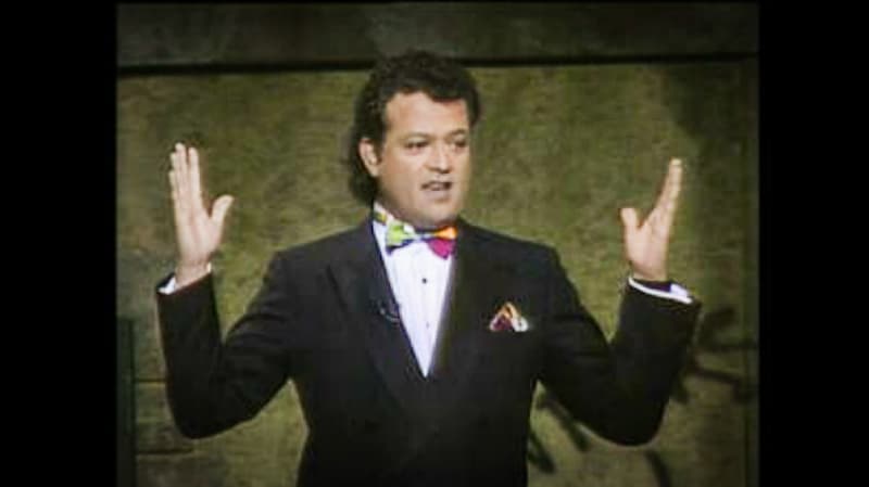 Premio Lo Nuestro tuvo un nuevo presentador: el comediante Paul Rodríguez. Paul le dio un toque más jugueton e informal a la velada, dio la bienvenida al público y a los televidentes con su particular sentido del humor. Los premios fueron transmitidos en vivo en 18 países de habla hispana.