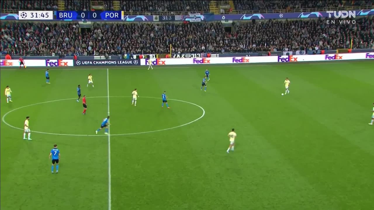 ¡GOL!  anota para FC Porto. Mehdi Taremi