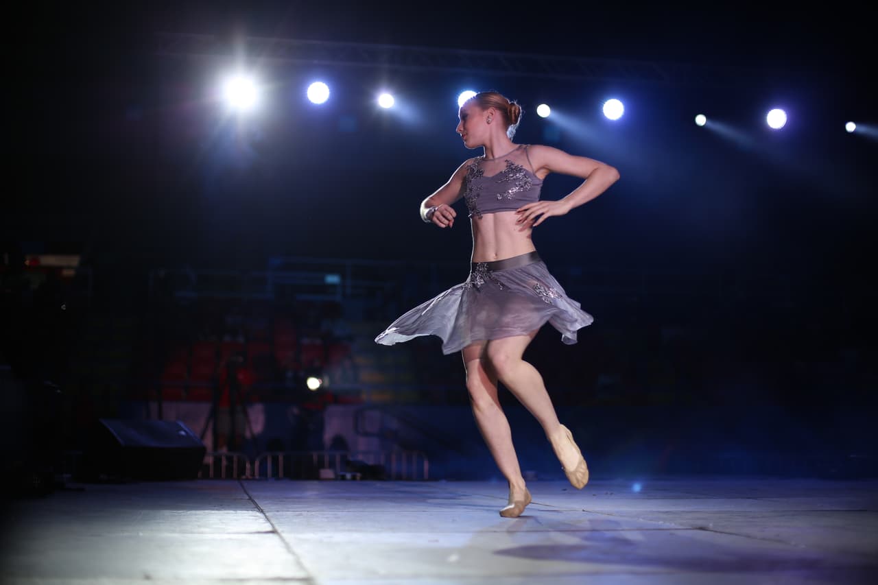 Decenas de asistentes disfrutaron del talento de artistas hispanos en el “Festival de Mayo” en la capital de Texas.