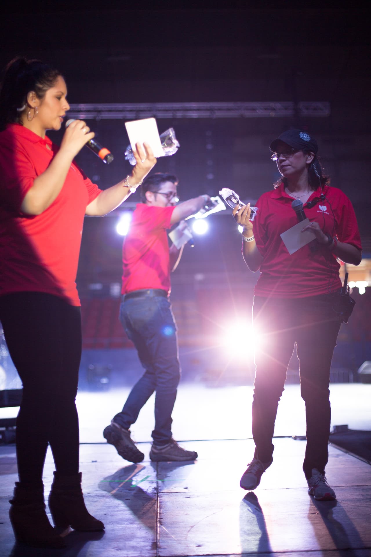 Decenas de asistentes disfrutaron del talento de artistas hispanos en el “Festival de Mayo” en la capital de Texas.
