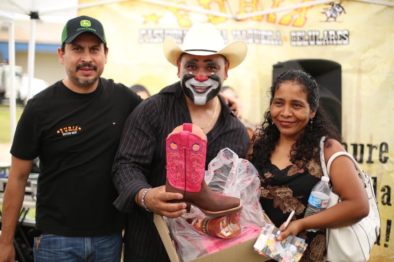 Decenas de asistentes disfrutaron del talento de artistas hispanos en el “Festival de Mayo” en la capital de Texas.