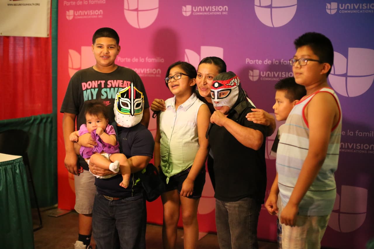 Decenas de asistentes disfrutaron del talento de artistas hispanos en el “Festival de Mayo” en la capital de Texas.