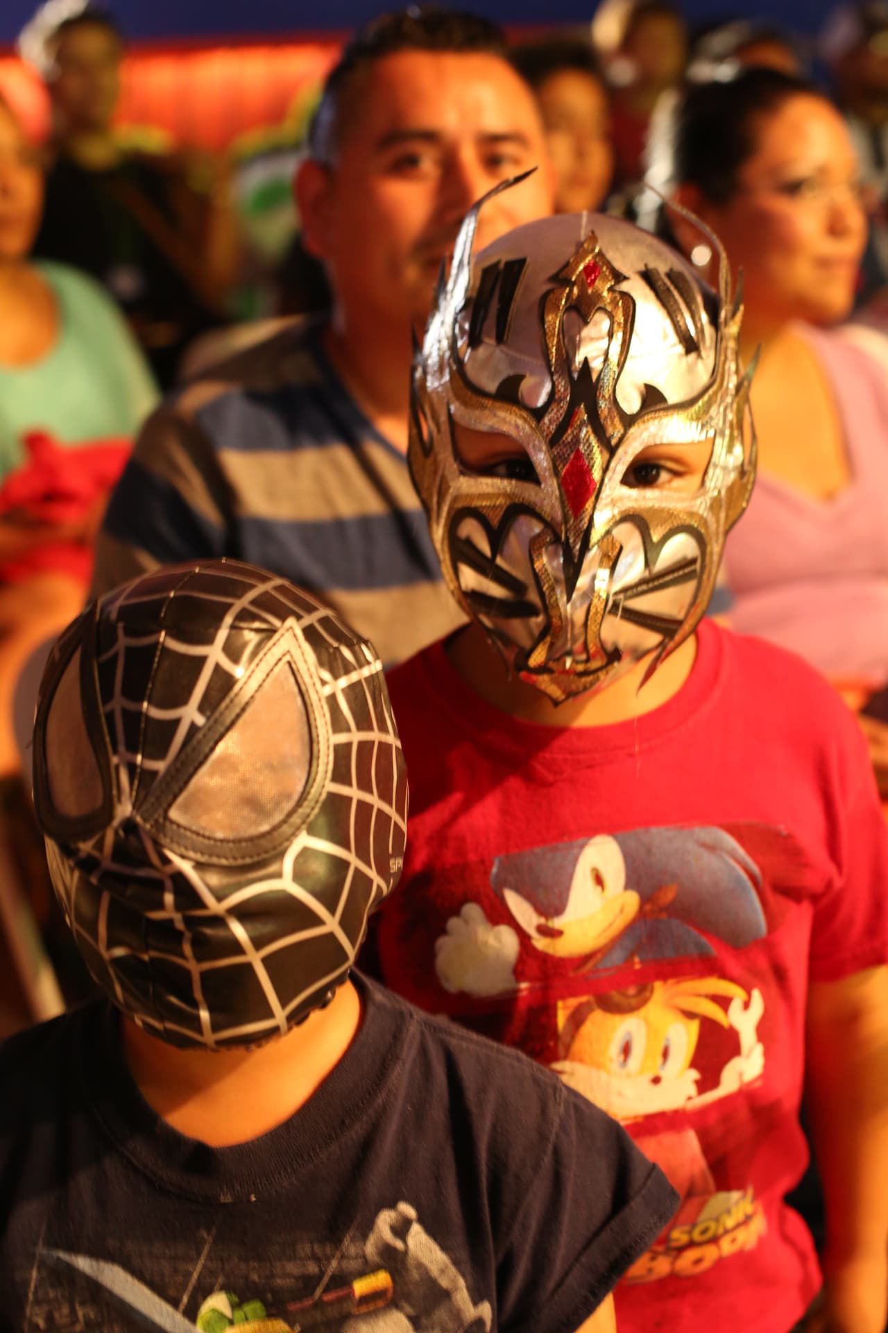 Decenas de asistentes disfrutaron del talento de artistas hispanos en el “Festival de Mayo” en la capital de Texas.