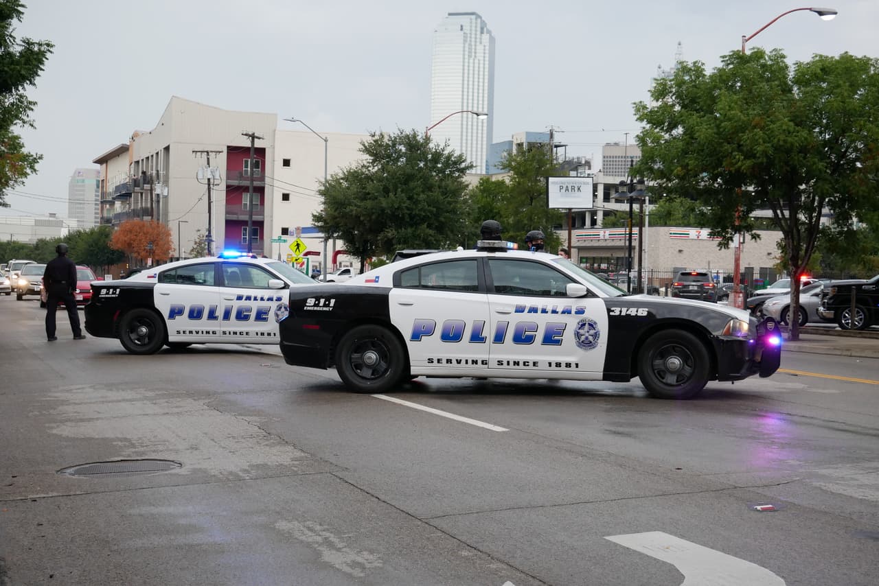 El altercado entre manifestantes inició al rededor de las 11:30 de la mañana.