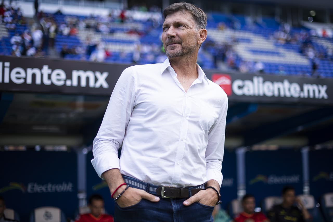 Cristante veía con calma el accionar de su escuadra.