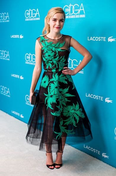 Y puede ser al contrario, con una base negra, pues le da vida.