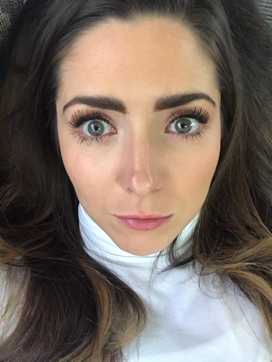 Y aunque también ha hecho cine y teatro, gracias a los melodramas ha probado las mieles del éxito. En el 2007 el productor Emilio Larrosa le dio su primera oportunidad en 
<b>'Muchachitas como tú'</b>, donde dio vida a 'Leticia'.