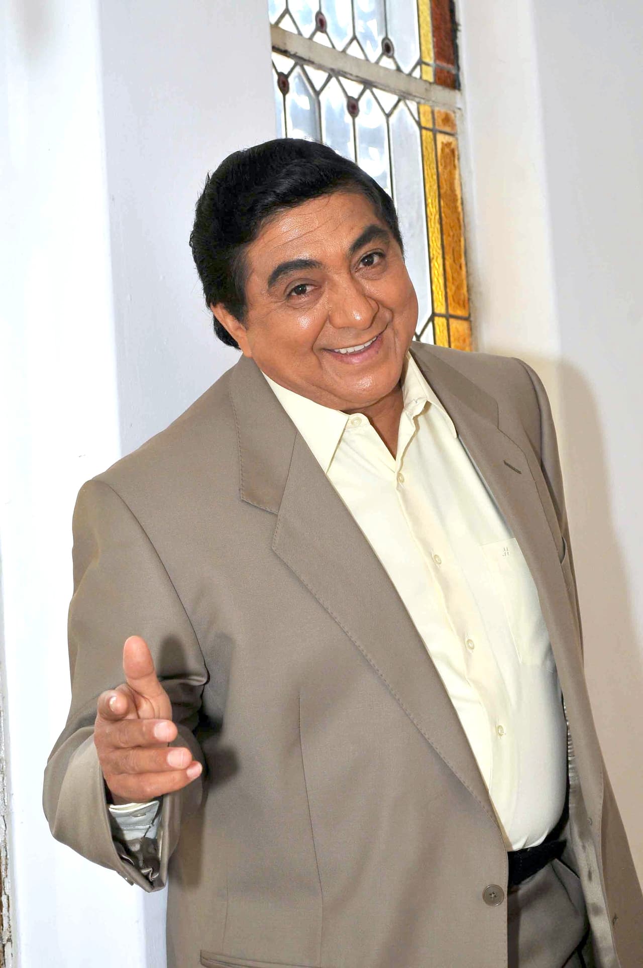 Carlos Bonavides tiene una larga trayectoria en los escenarios teatrales, los foros de telenovela y los espacios de comedia.