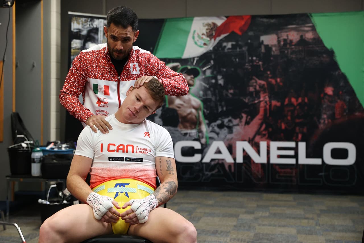 Así se preparaban previo al pleito por los cinturones del WBC y WBA en el Alamodome.