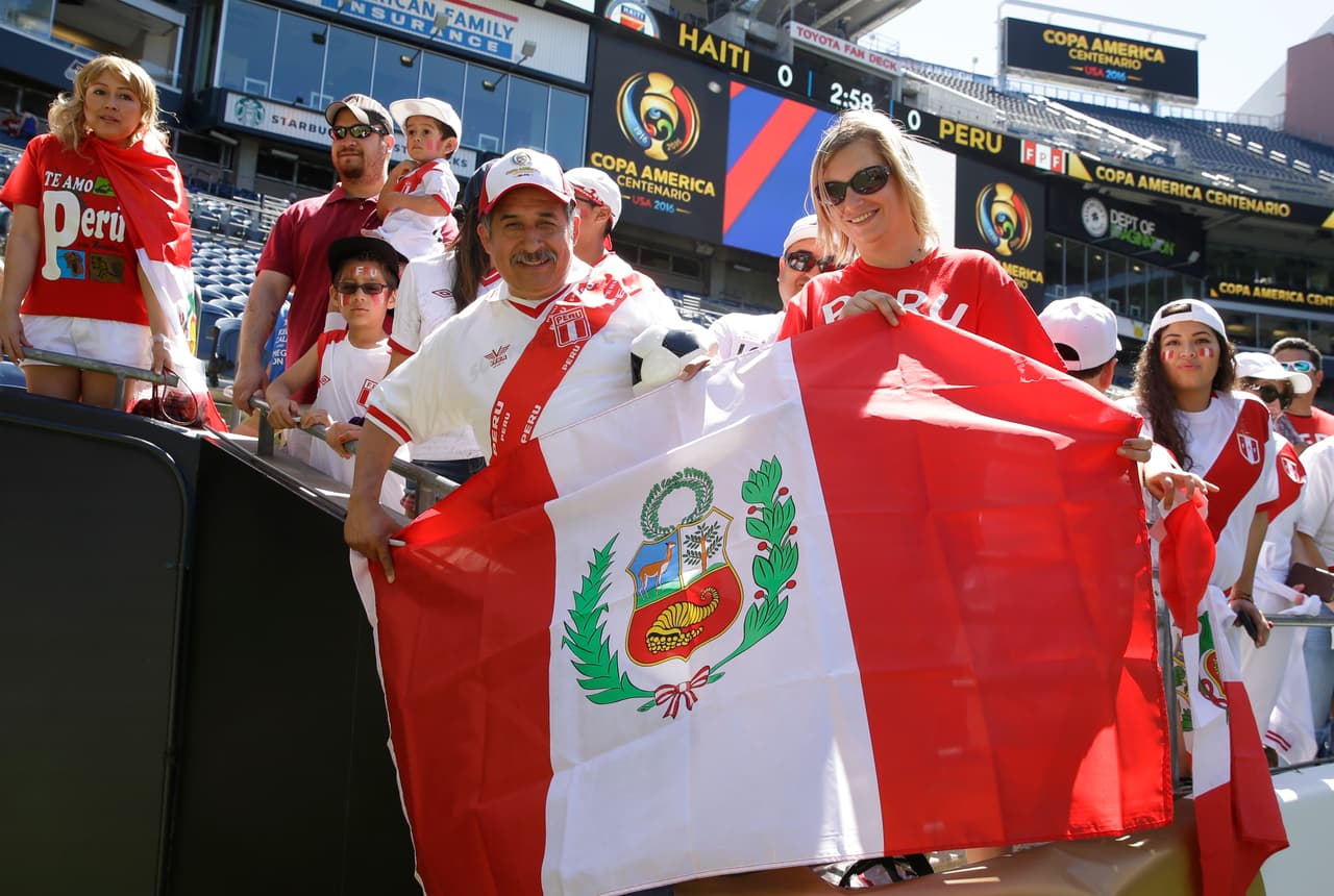 <b>Peruanos.</b> Son 679,000 en Estados Unidos. 32% tiene educación universitaria, 74% son ciudadanos estadounidenses, el 51% posee casa propia y su promedio de edad es de 38 años. Tienen un ingreso anual promedio de 61,200 dólares, el tercero más alto de la lista.