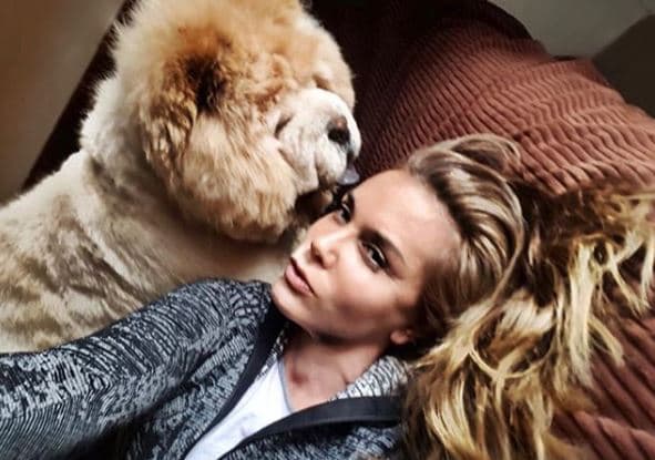 Ante este panorama Sabine se mostró estusiasta: "[...] Yo creo que es el comienzo de un gran año y una nueva vida con nuevas perspectivas, abriéndoseme las puertas por todas partes, no quedarme solamente en una empresa, con salud. De verdad, yo creo que lo único que puedo decir es, ¡gracias, Dios!".