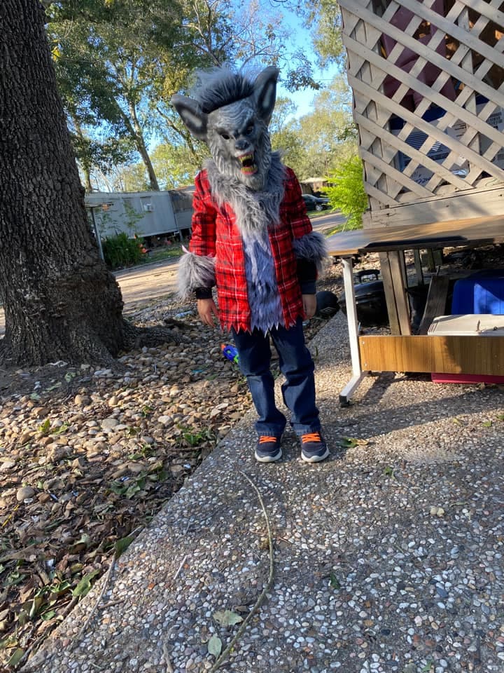 Un feroz y pequeño hombre lobo.
<br>