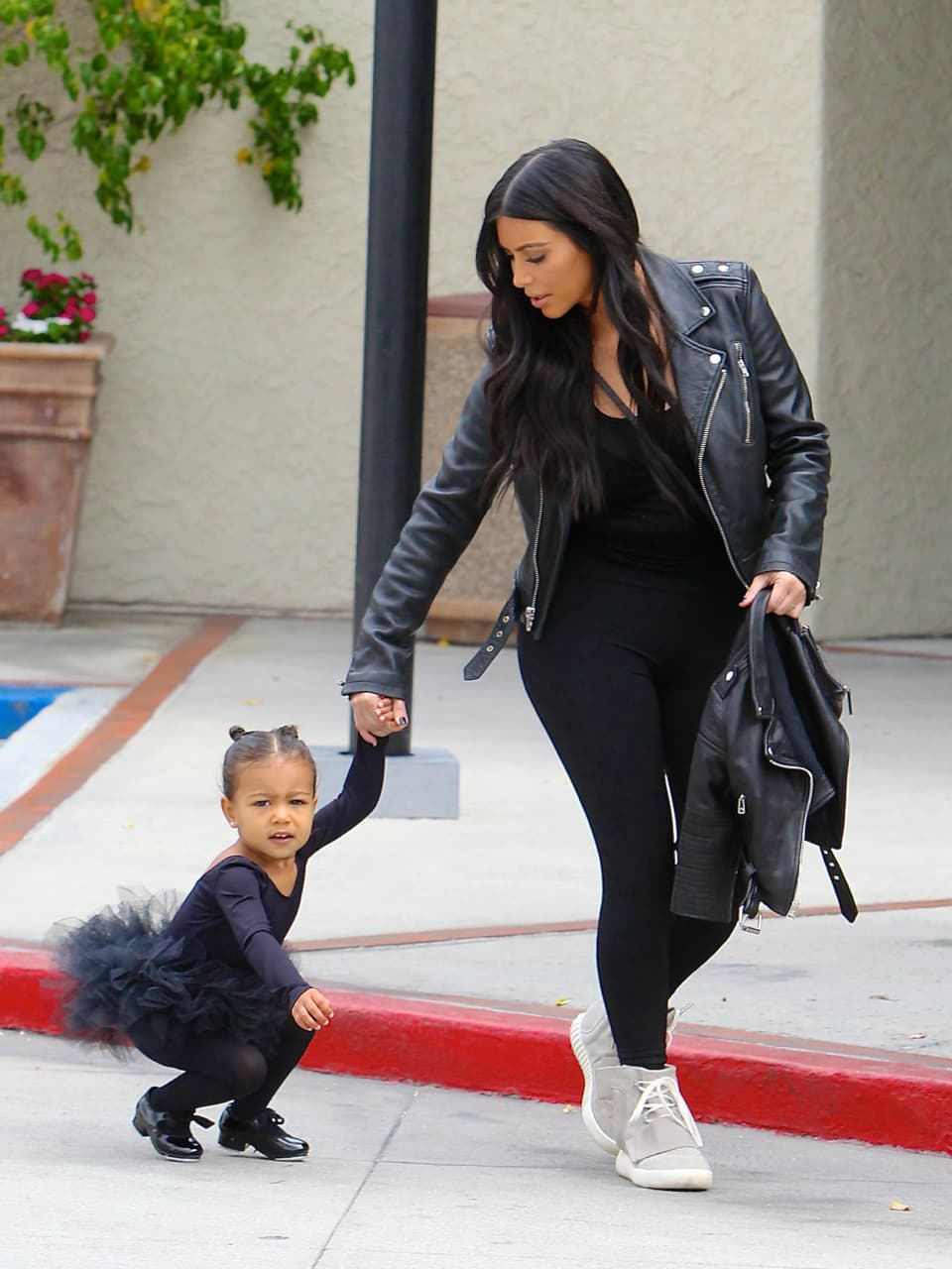 ¡Un brinco por acá!