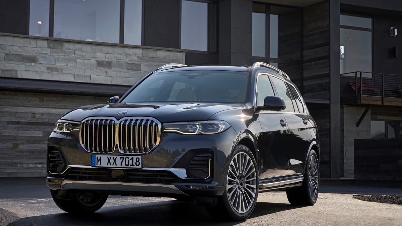 Las primeras unidades de la BMW X7 2020 comenzarán a llegar a los concesionarios de BMW en Estados Unidos a partir de
<b>marzo de 2019,</b> pero los interesados podrán a comenzar a ordenar sus vehículos este mismo mes.