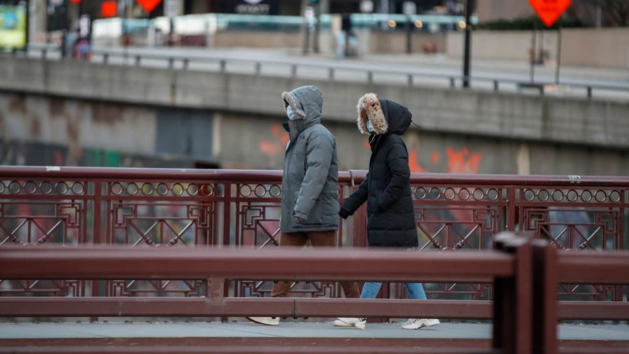 Anuncian 1,105 nuevos casos de coronavirus; 4,596 casos y 65 muertes en Illinois