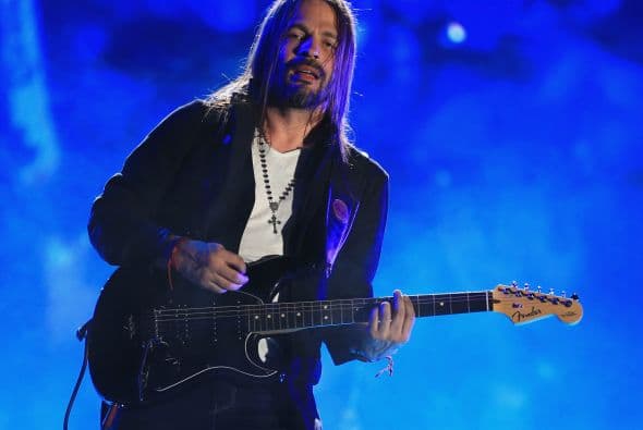 Este fue uno de los números más aclamados de la noche, Maná, sin duda, llenó la noche de sorpresas.