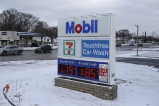 Obama advierte que los precios de la gasolina no se mantendrán bajos por siempre